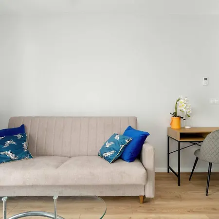 Modern With Parking & Balcony Remote Work Malta Area By Renters Prestige