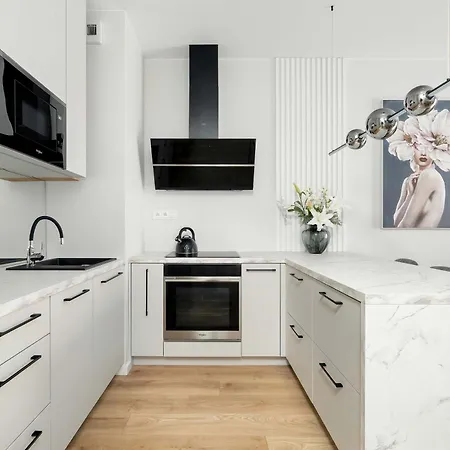 Apartament Modern With Parking & Balcony Remote Work Malta Area By Renters Prestige *