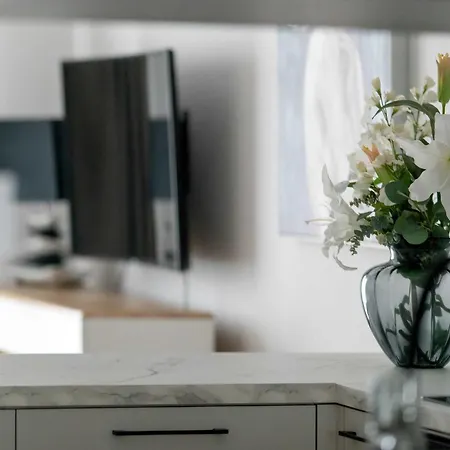 Modern With Parking & Balcony Remote Work Malta Area By Renters Prestige *