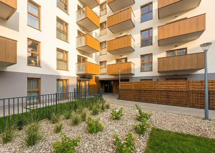 Modern With Parking & Balcony Remote Work Malta Area By Renters Prestige Apartmán