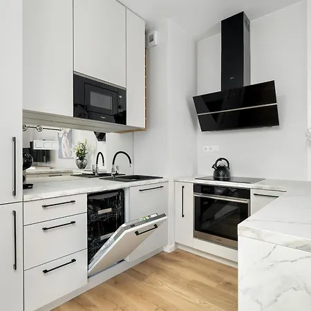 Modern With Parking & Balcony Remote Work Malta Area By Renters Prestige Апартаменты *